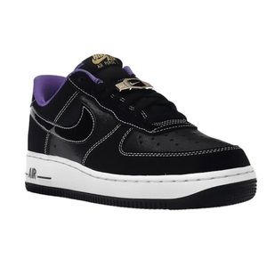 NIB - Nike Air Force 1 LV8